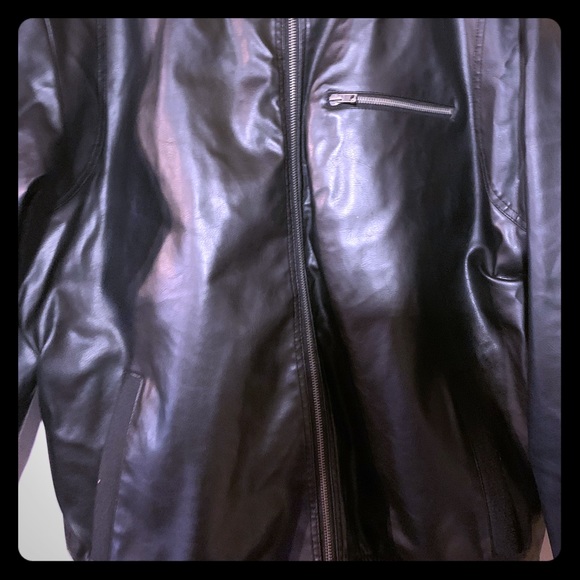 Leather jacket - Picture 1 of 2